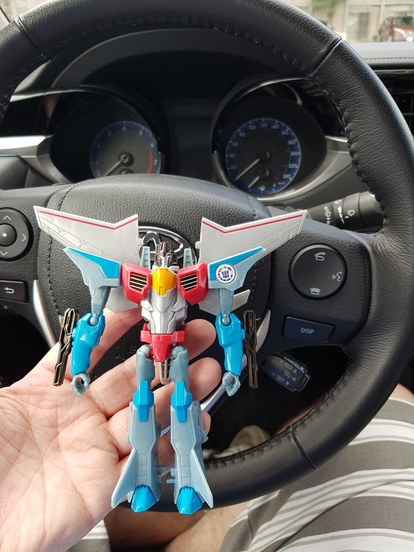 More In Hand Images Of Robots In Disguise ToysRUs Exclusive Warrior Starscream  (8 of 11)